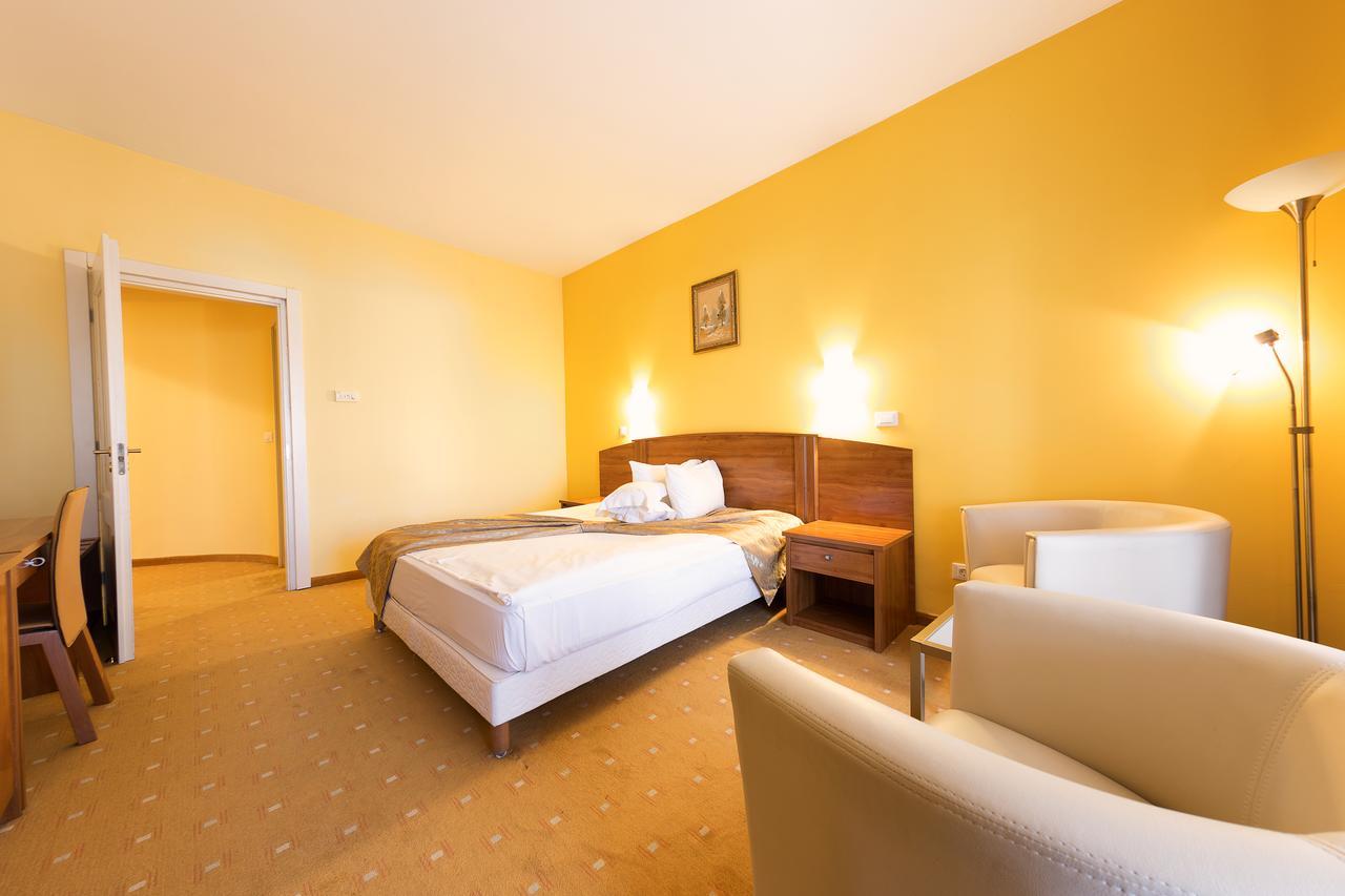 Hotel Parc Алба Юлия Екстериор снимка
